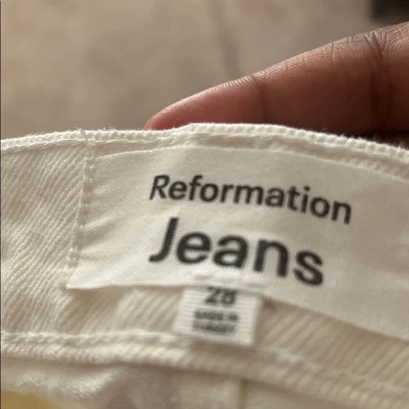 Reformation Cynthia Gold Button | High Rise Straight Jeans | 100% Cotton - Picture 5 of 5